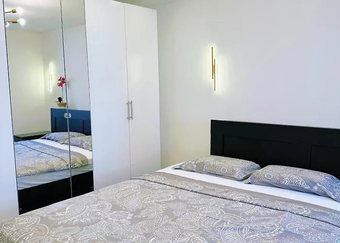 Luxury Ames Apartament *